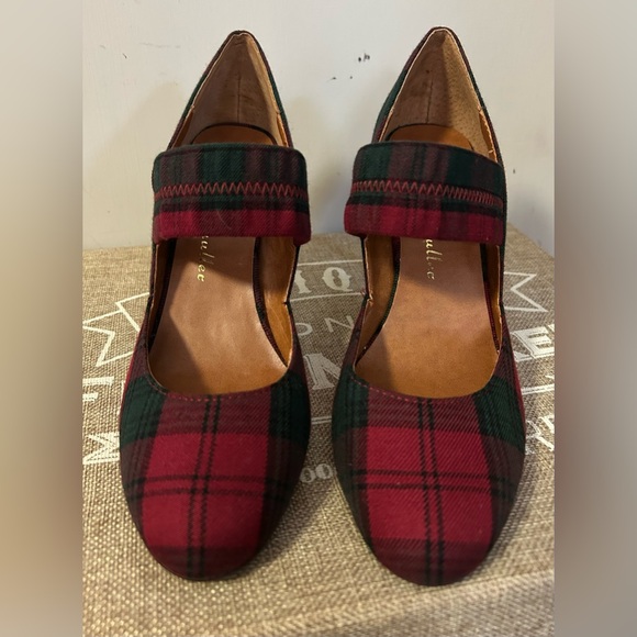 Ann Marino Shoes - Ann Marino Red and Green Plaid Heels Size 6.5
